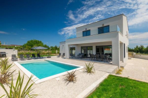 Modern villa with private pool in Pula